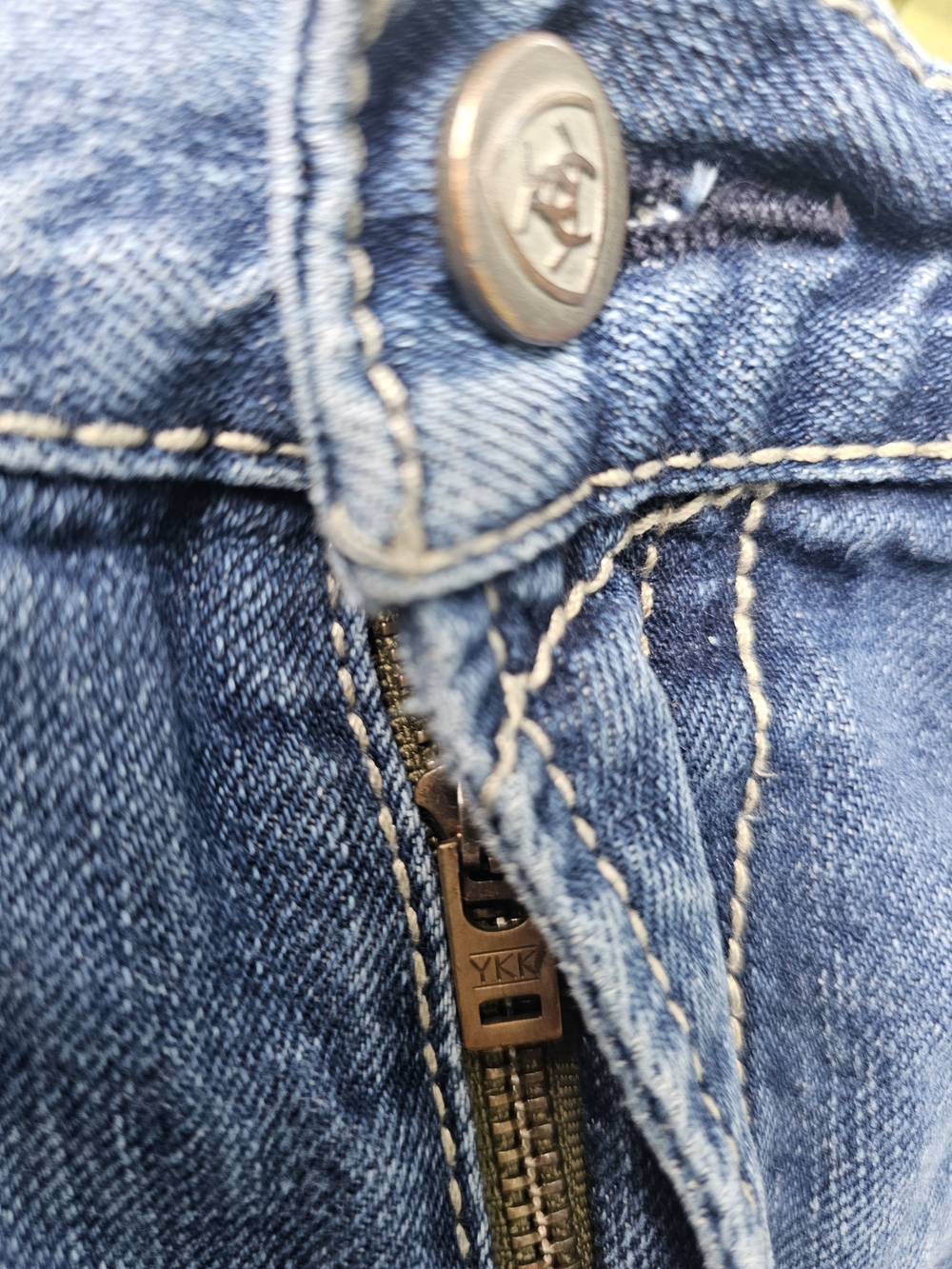 🚨CLEARANCE🚨 Ariat Light Blue Straight Fit Jeans with Tan Stitching - Picture 6 of 11